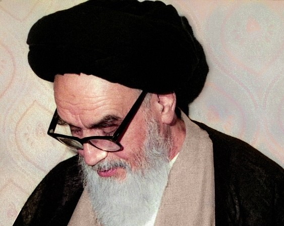 بررسی ضرورت رجوع به مکتب امام‌خمینی(ره) به‌مثابه‌ فطرت انقلاب اسلامی