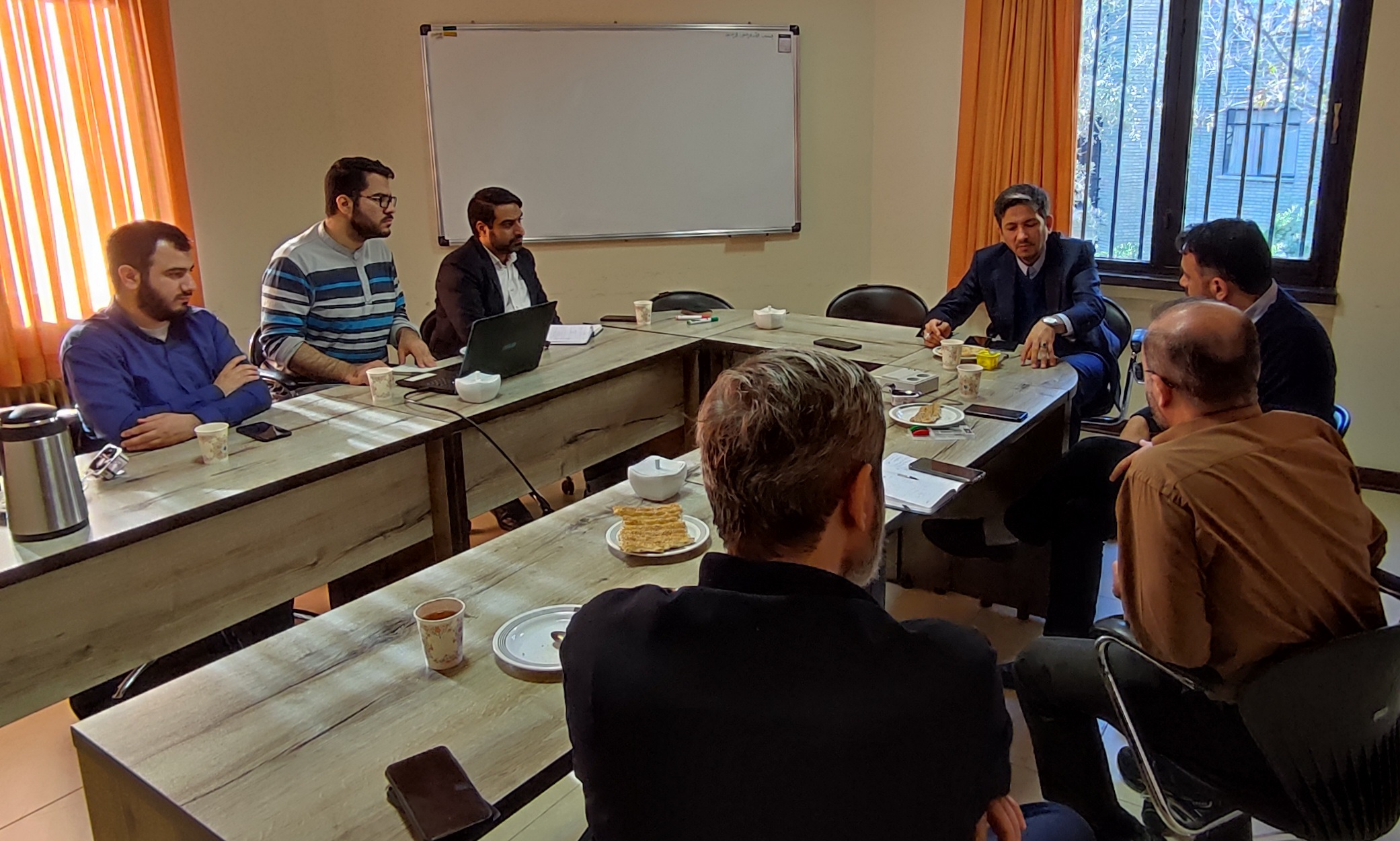 از نظریه تا عمل؛ چالشهای کارمزد در بانکداری قرضالحسنه از نظریه تا عمل؛ چالشهای کارمزد در بانکداری قرضالحسنه